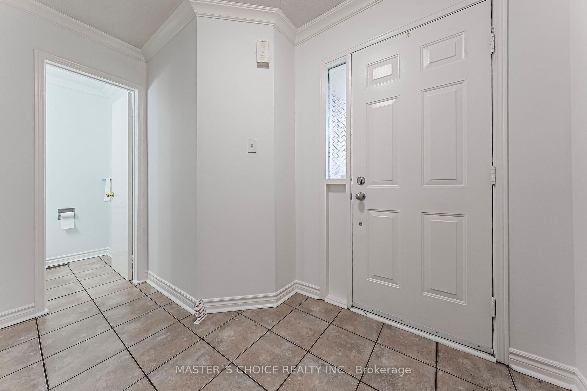 Photo 4 of 5557 Cortina Crescent, Mississauga, Hurontario — HOMEH
