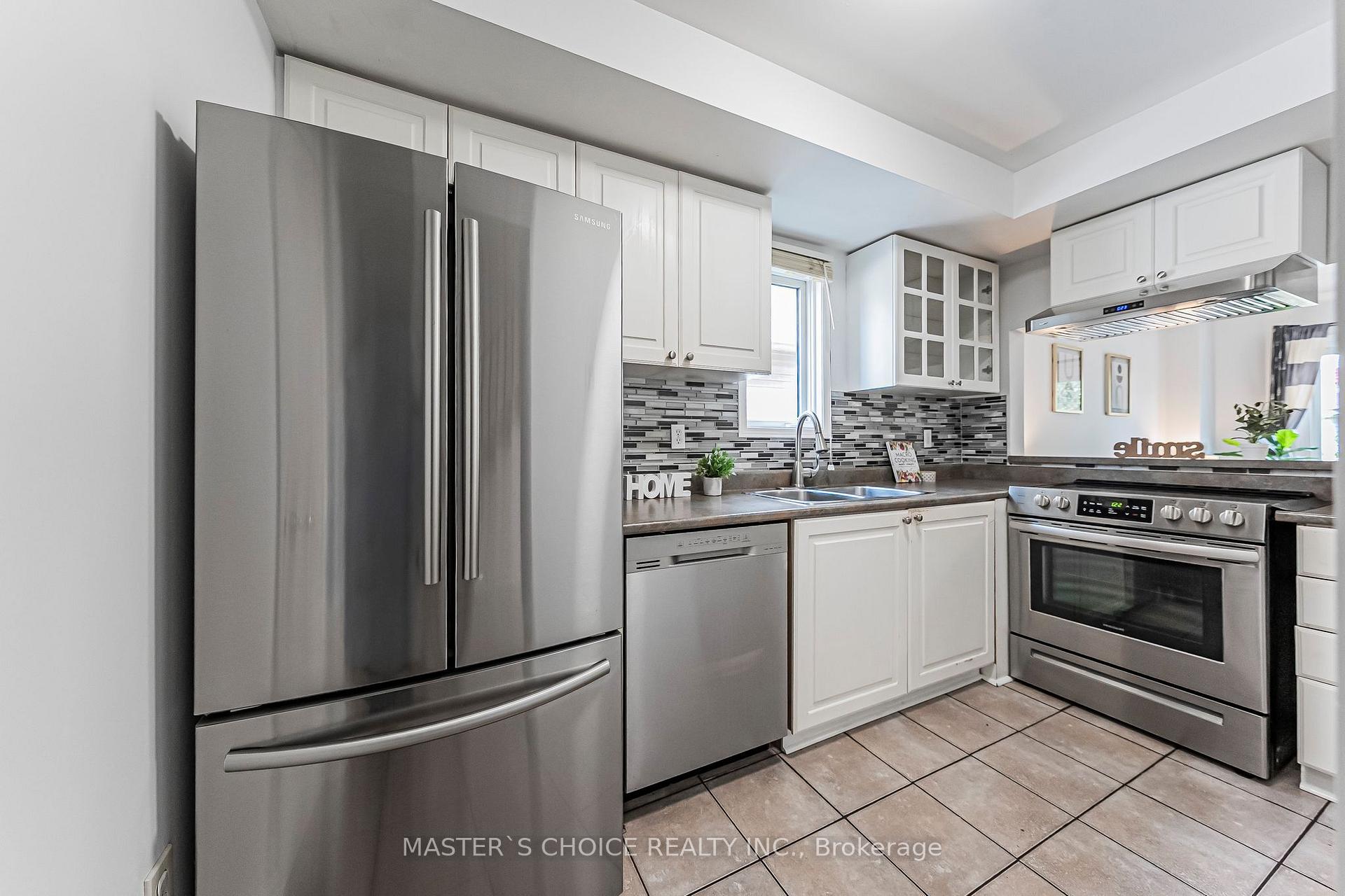 Photo 7 of 5557 Cortina Crescent, Mississauga, Hurontario — HOMEH