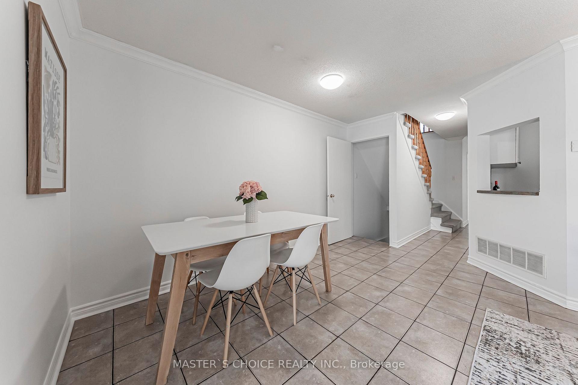 Photo 17 of 5557 Cortina Crescent, Mississauga, Hurontario — HOMEH