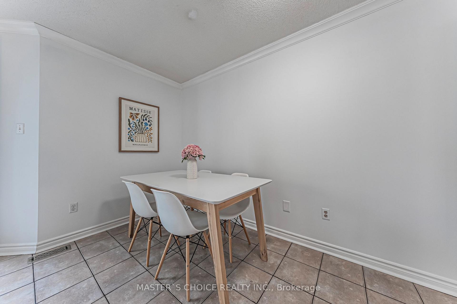 Photo 18 of 5557 Cortina Crescent, Mississauga, Hurontario — HOMEH