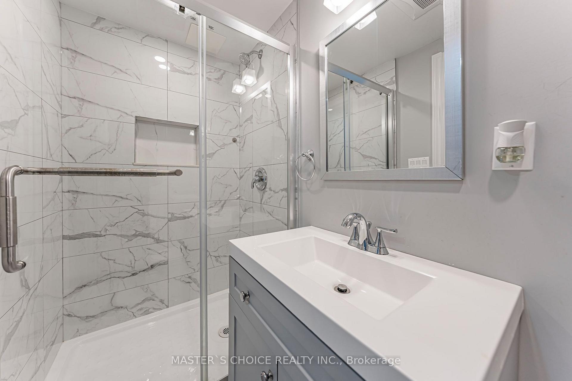 Photo 41 of 5557 Cortina Crescent, Mississauga, Hurontario — HOMEH