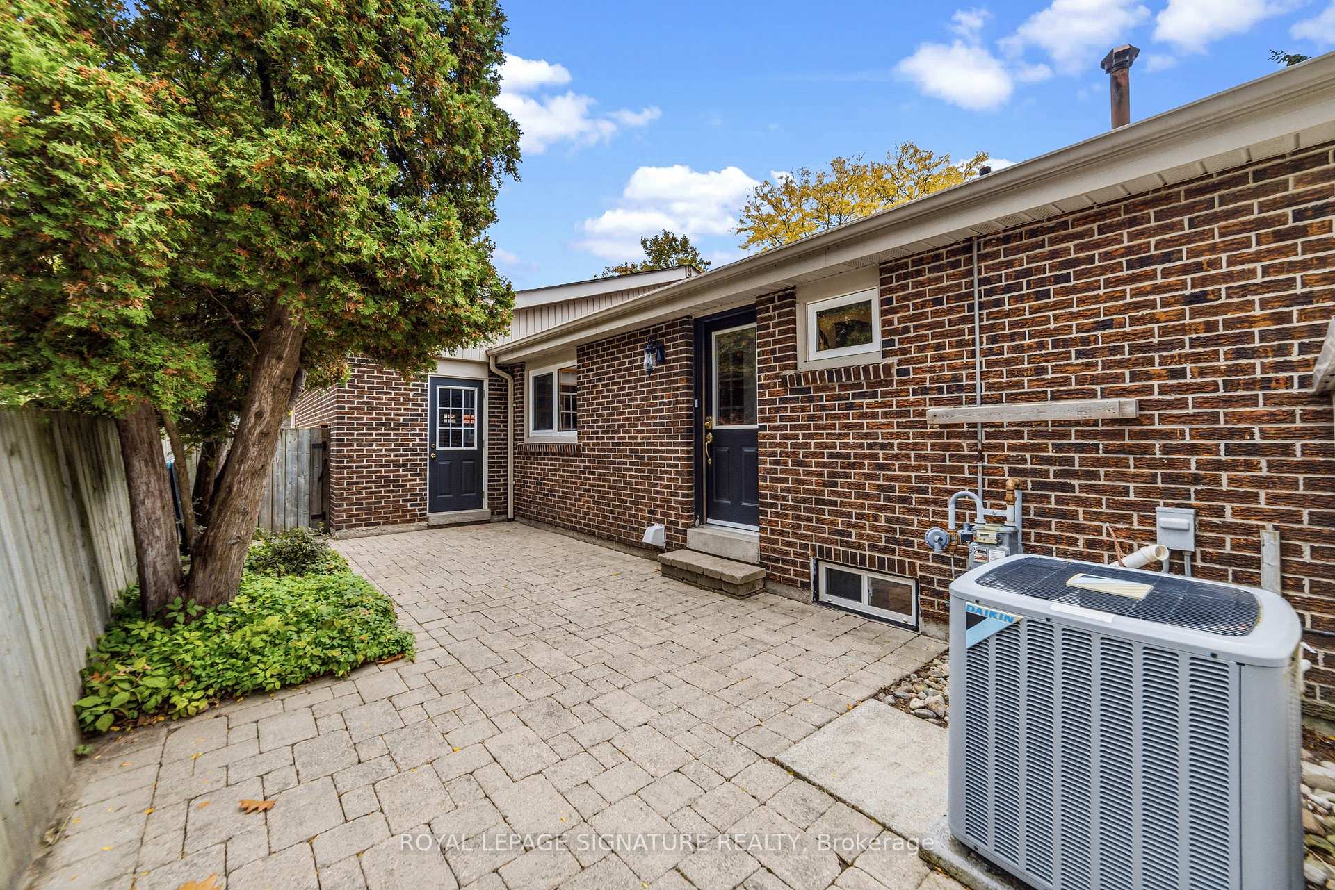 Photo 3 of 168 Arichat Road, Oakville, Ford — HOMEH