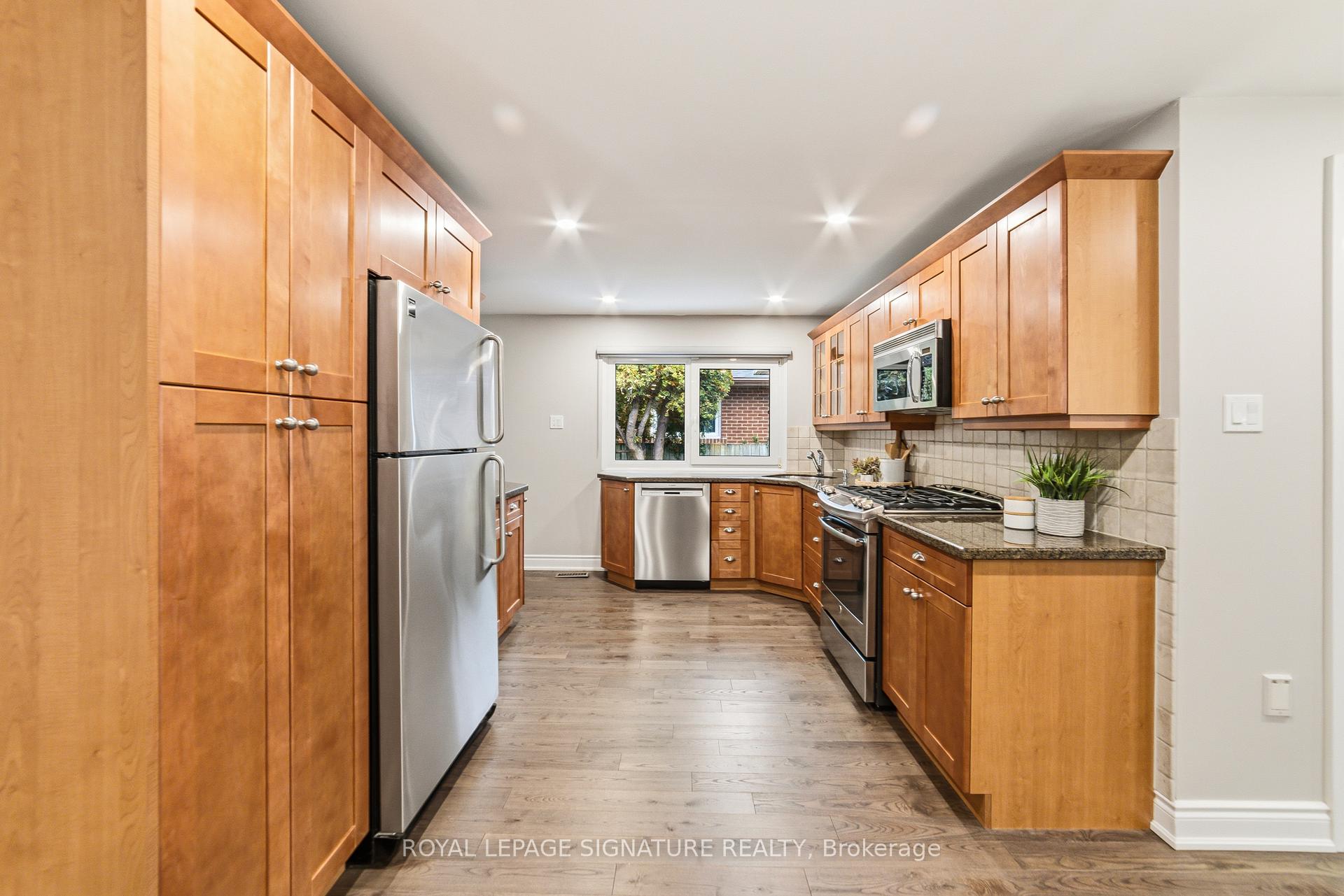 Photo 12 of 168 Arichat Road, Oakville, Ford — HOMEH