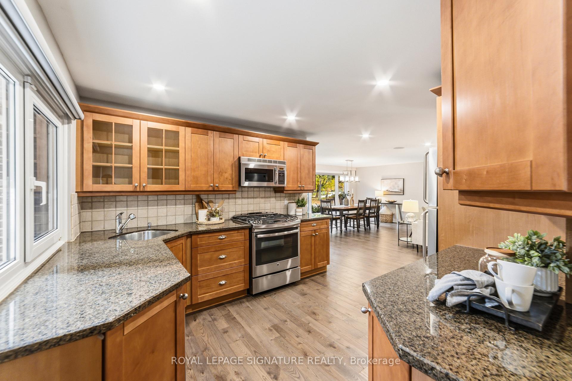 Photo 13 of 168 Arichat Road, Oakville, Ford — HOMEH