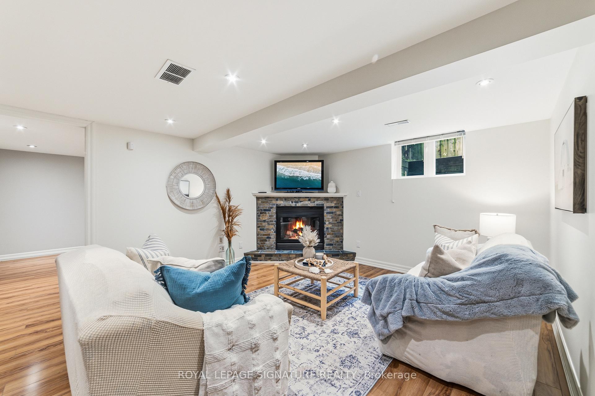Photo 22 of 168 Arichat Road, Oakville, Ford — HOMEH