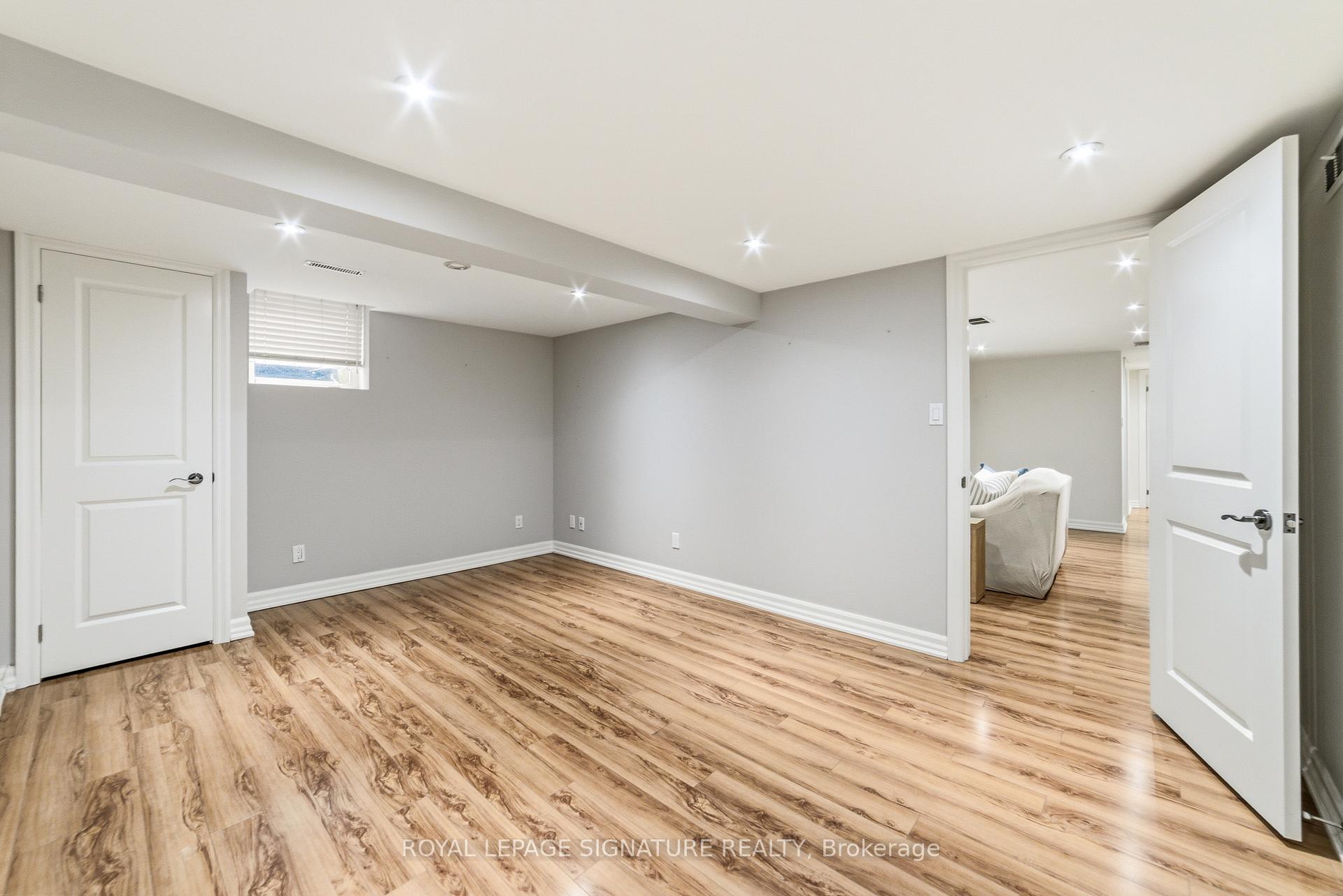 Photo 25 of 168 Arichat Road, Oakville, Ford — HOMEH