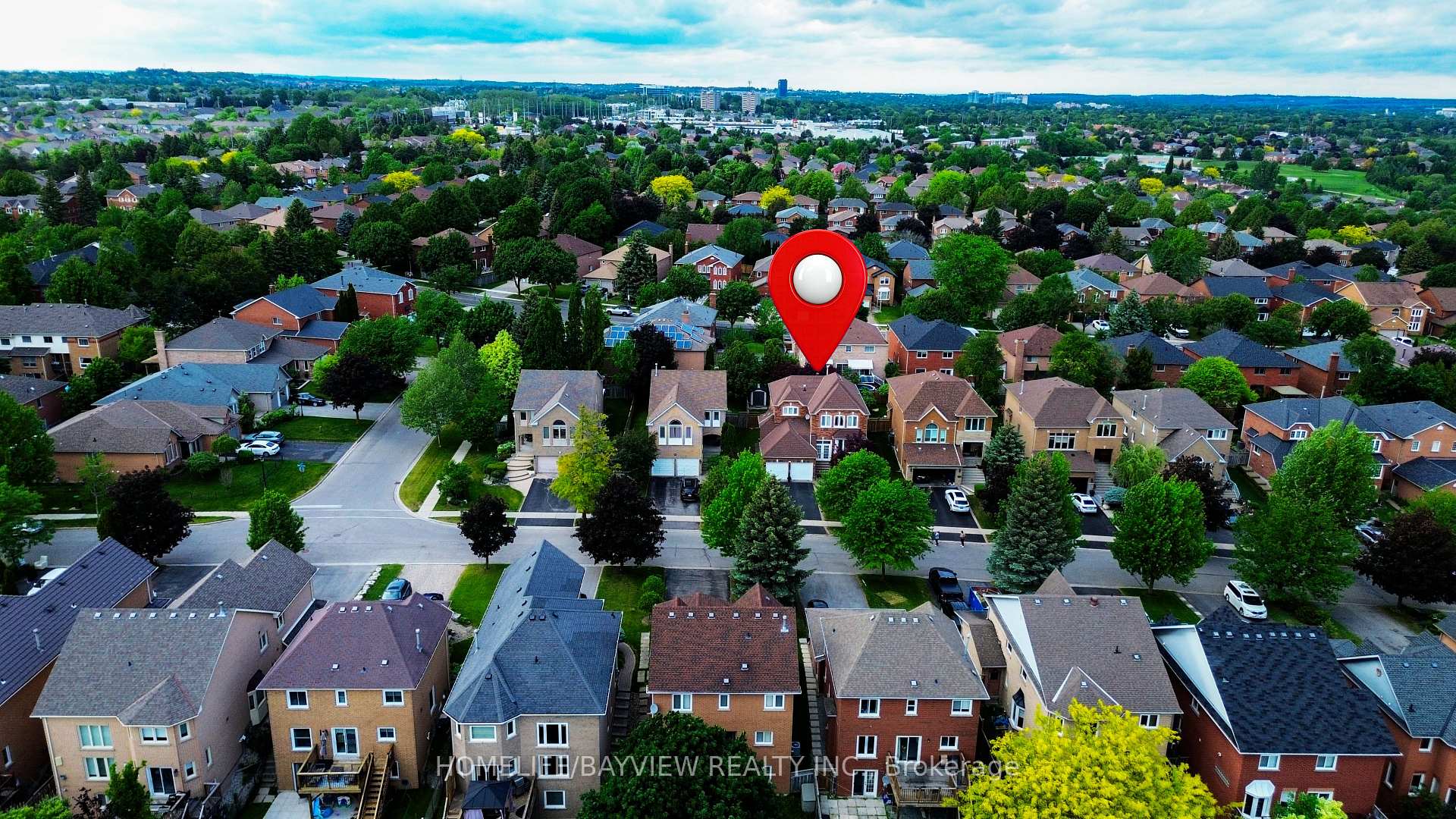 Photo 2 of 137 Widdifield Avenue, Newmarket, Armitage — HOMEH