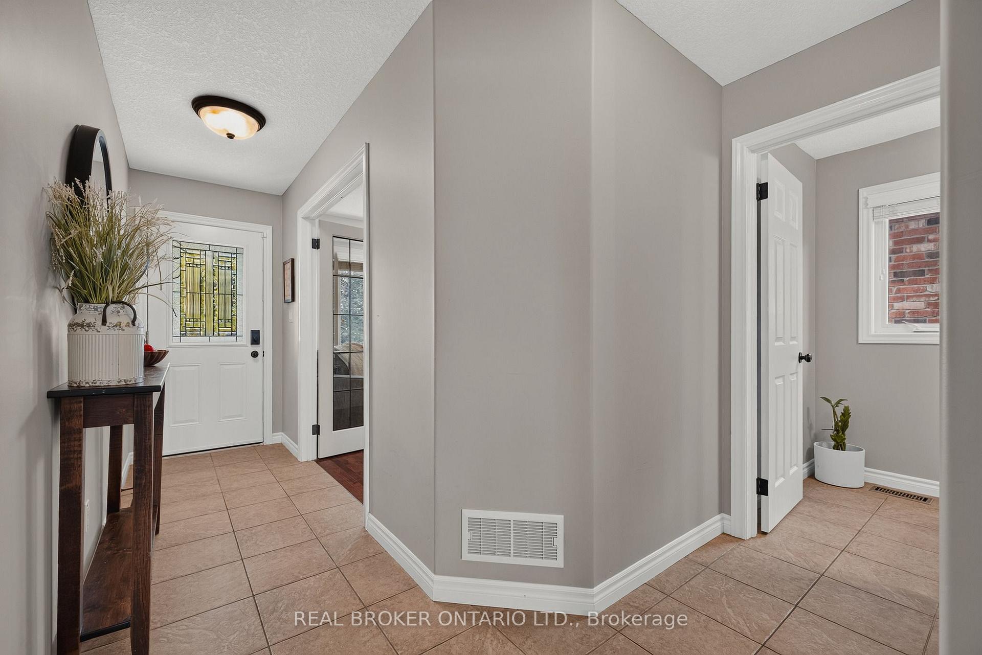 Photo 4 of 38 Roberta Street, Woolwich — HOMEH