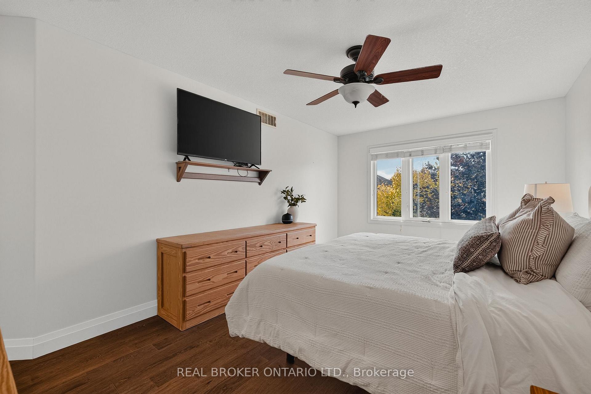 Photo 25 of 38 Roberta Street, Woolwich — HOMEH