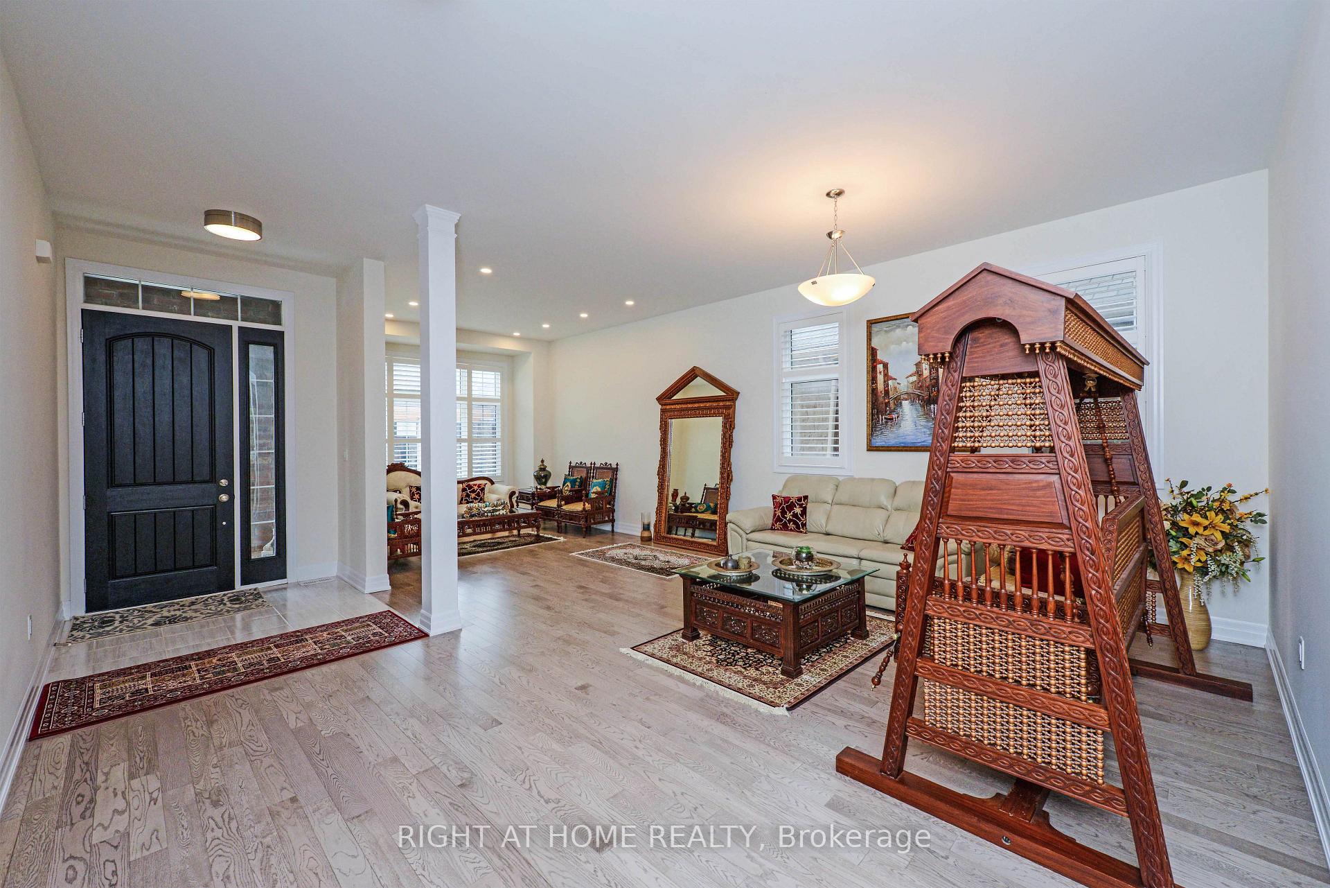 Photo 2 of 3286 Charles Biggar Drive, Oakville, Glenorchy — HOMEH