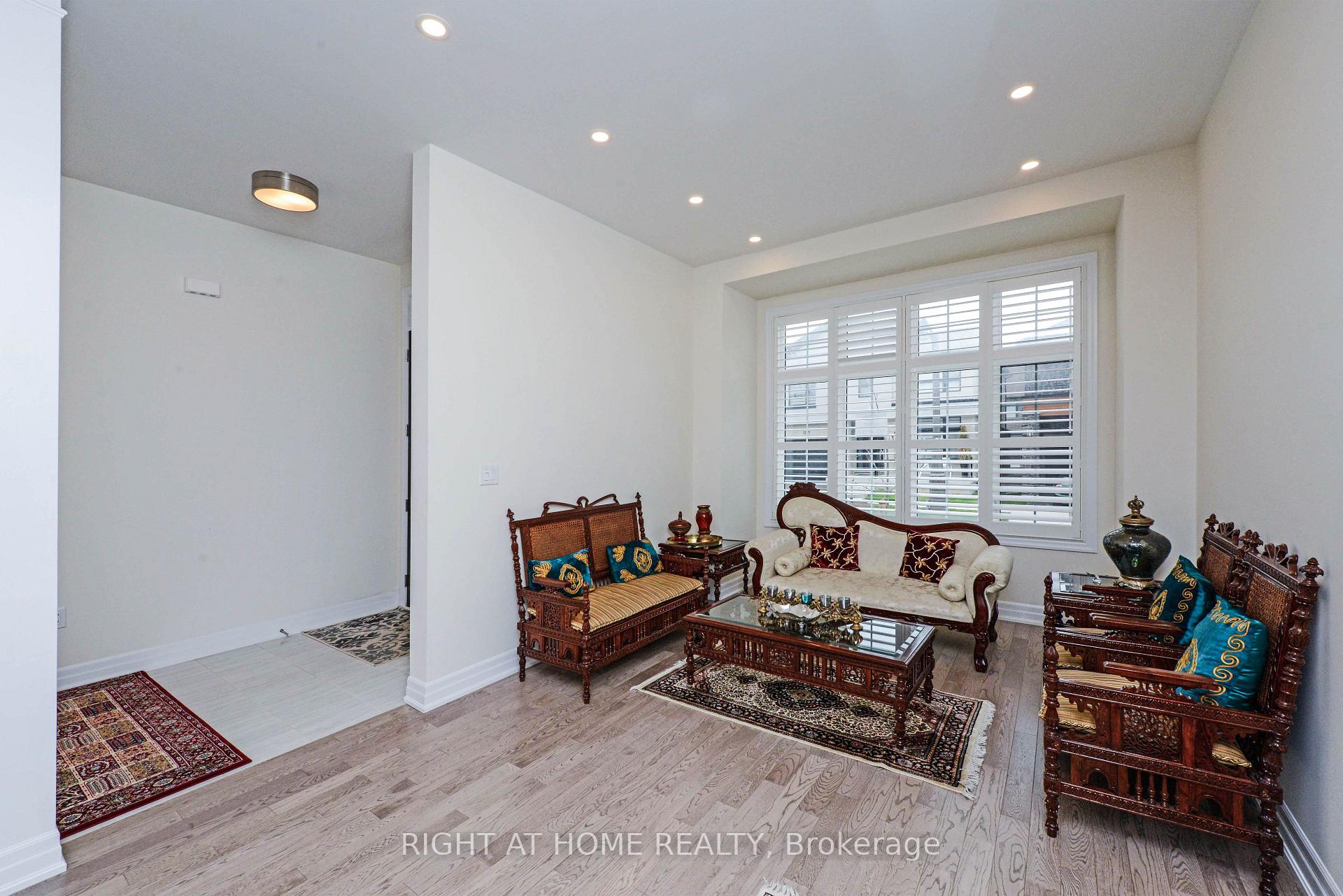 Photo 4 of 3286 Charles Biggar Drive, Oakville, Glenorchy — HOMEH
