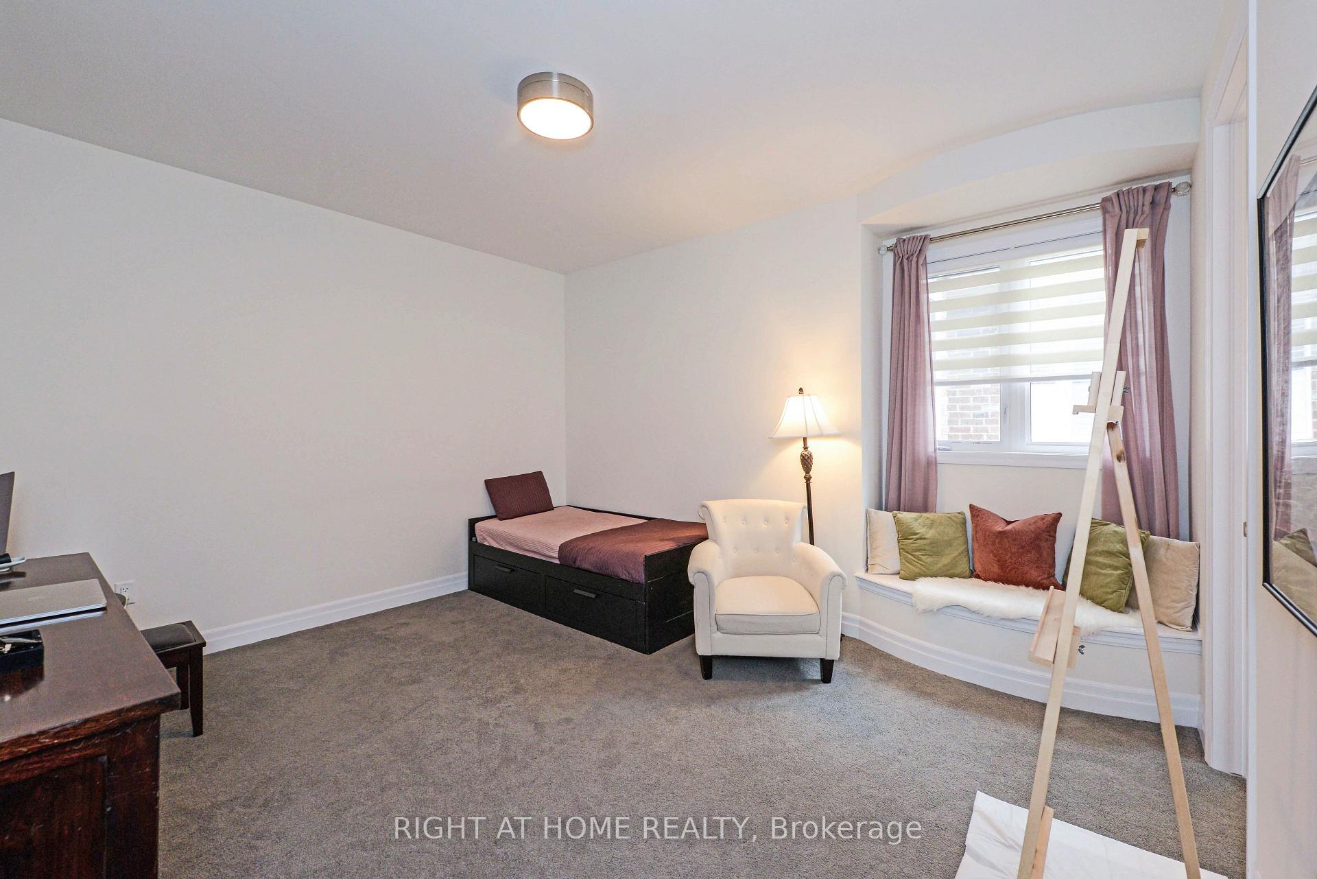 Photo 33 of 3286 Charles Biggar Drive, Oakville, Glenorchy — HOMEH