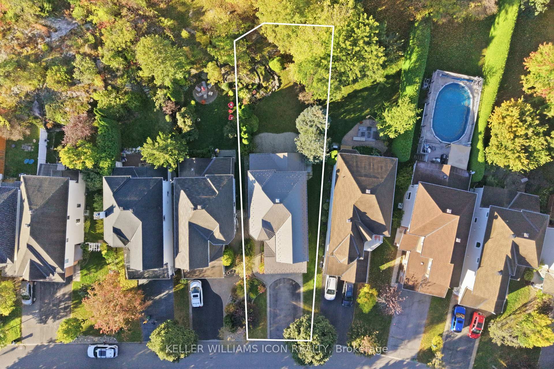 Photo 4 of 16 Hemlo Crescent, Ottawa, Kanata - Kanata Lakes/Heritage Hills — HOMEH