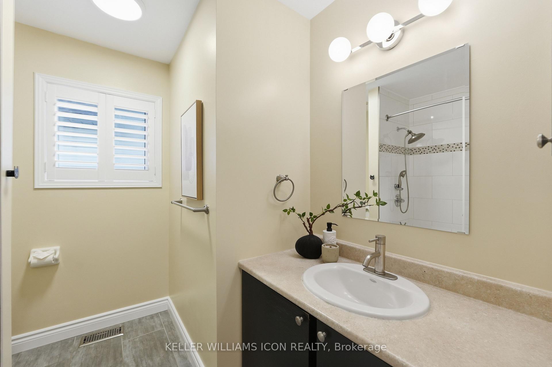 Photo 31 of 16 Hemlo Crescent, Ottawa, Kanata - Kanata Lakes/Heritage Hills — HOMEH