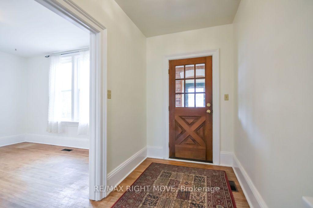 Photo 4 of 129 Coldwater Road W, Orillia — HOMEH