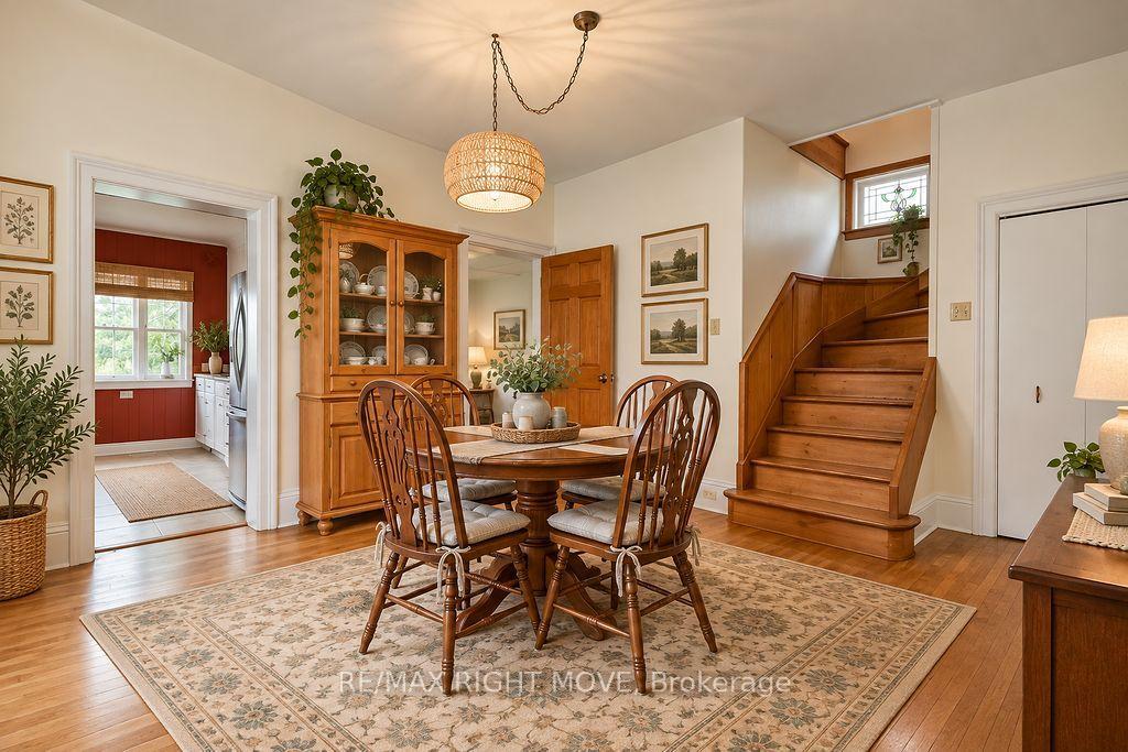 Photo 6 of 129 Coldwater Road W, Orillia — HOMEH