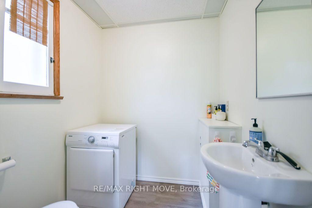 Photo 13 of 129 Coldwater Road W, Orillia — HOMEH