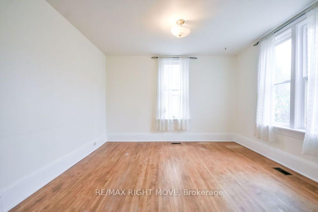 Photo 14 of 129 Coldwater Road W, Orillia — HOMEH