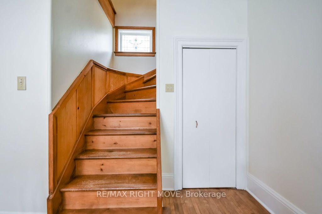 Photo 18 of 129 Coldwater Road W, Orillia — HOMEH