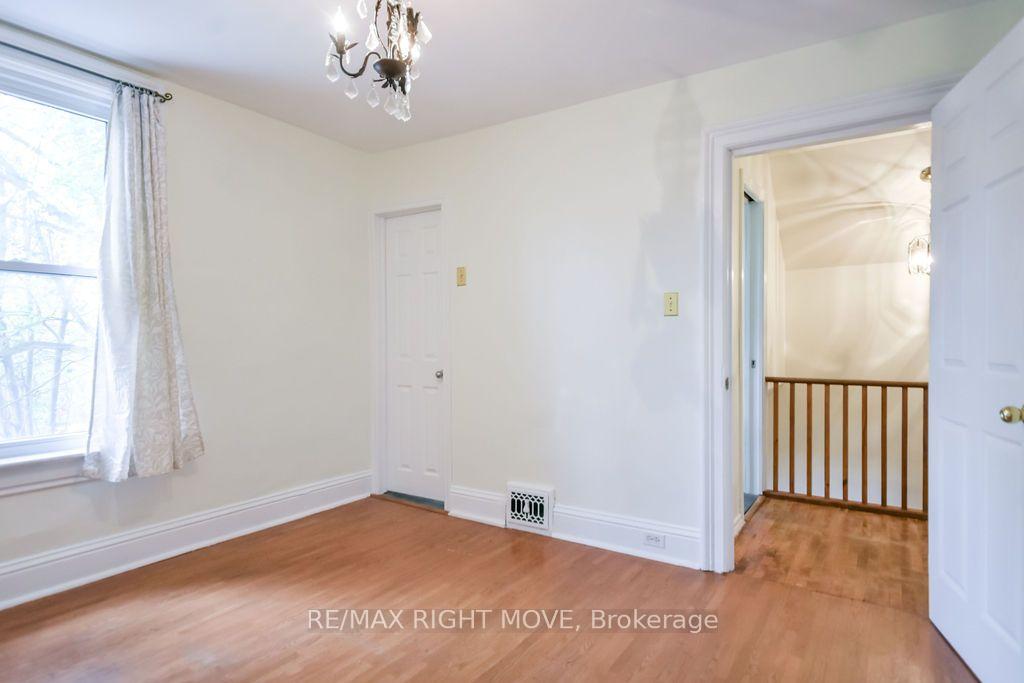 Photo 19 of 129 Coldwater Road W, Orillia — HOMEH