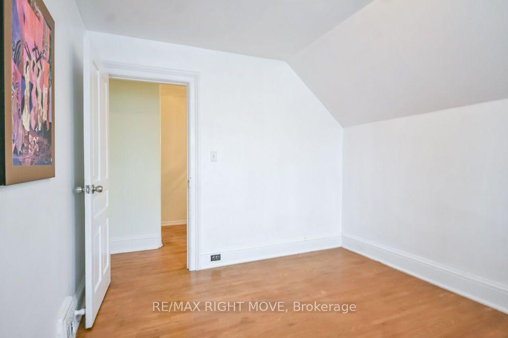 Photo 21 of 129 Coldwater Road W, Orillia — HOMEH