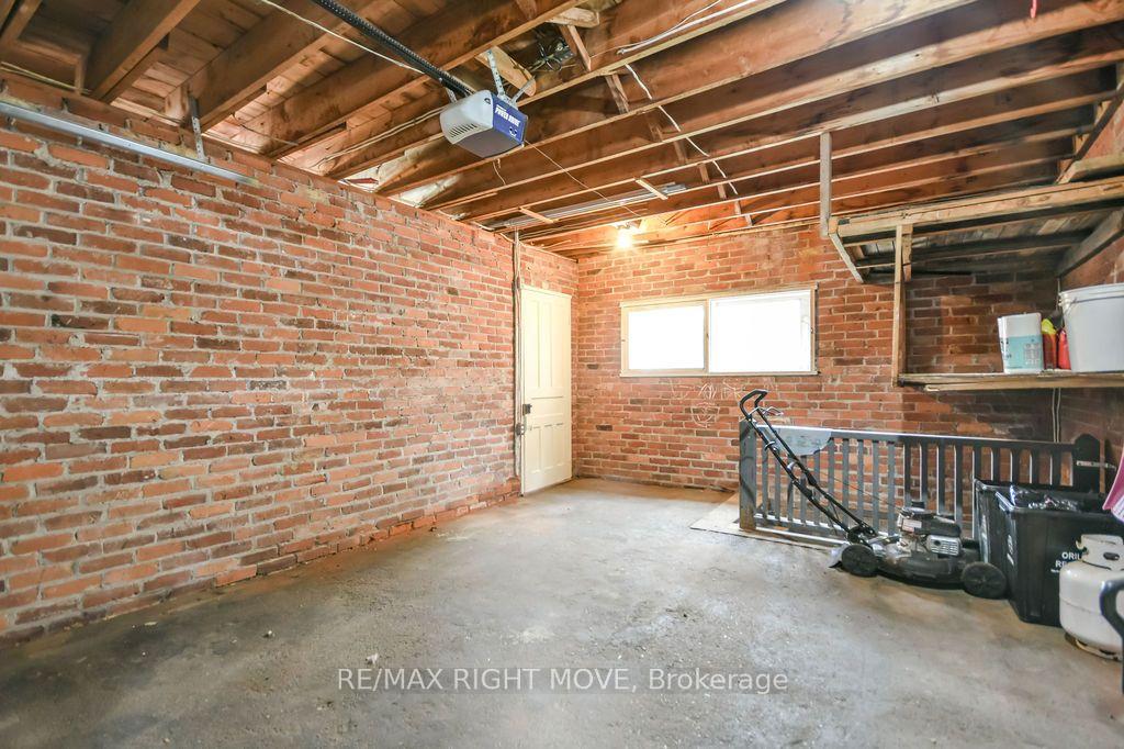 Photo 28 of 129 Coldwater Road W, Orillia — HOMEH
