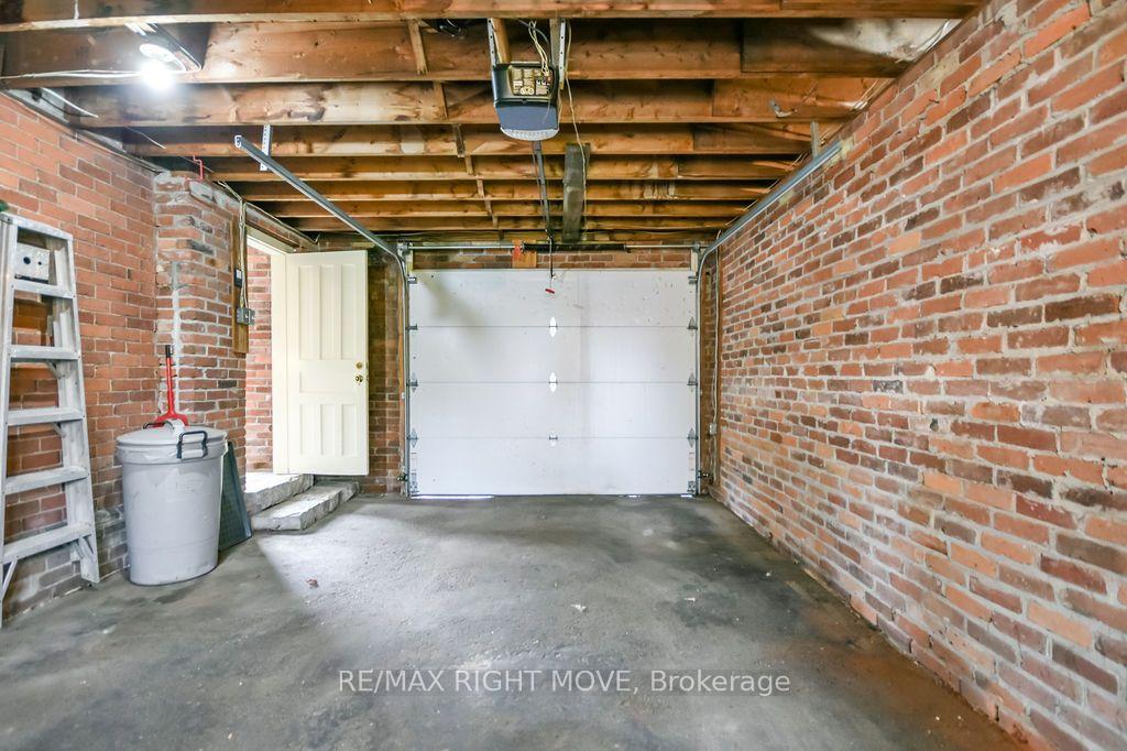 Photo 29 of 129 Coldwater Road W, Orillia — HOMEH