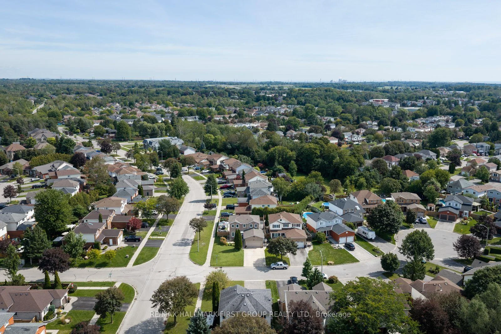 Photo 24 of 1 Audrey Court, Clarington, Courtice — HOMEH