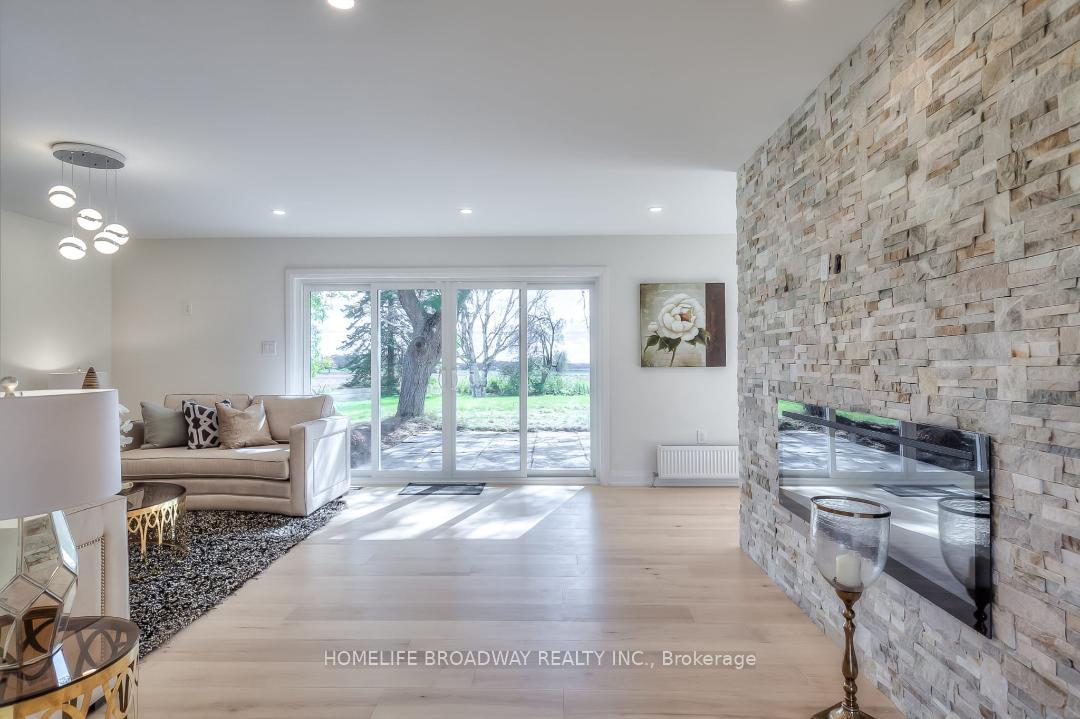 Photo 5 of 5875 19th Avenue, Markham, Rural Markham — HOMEH