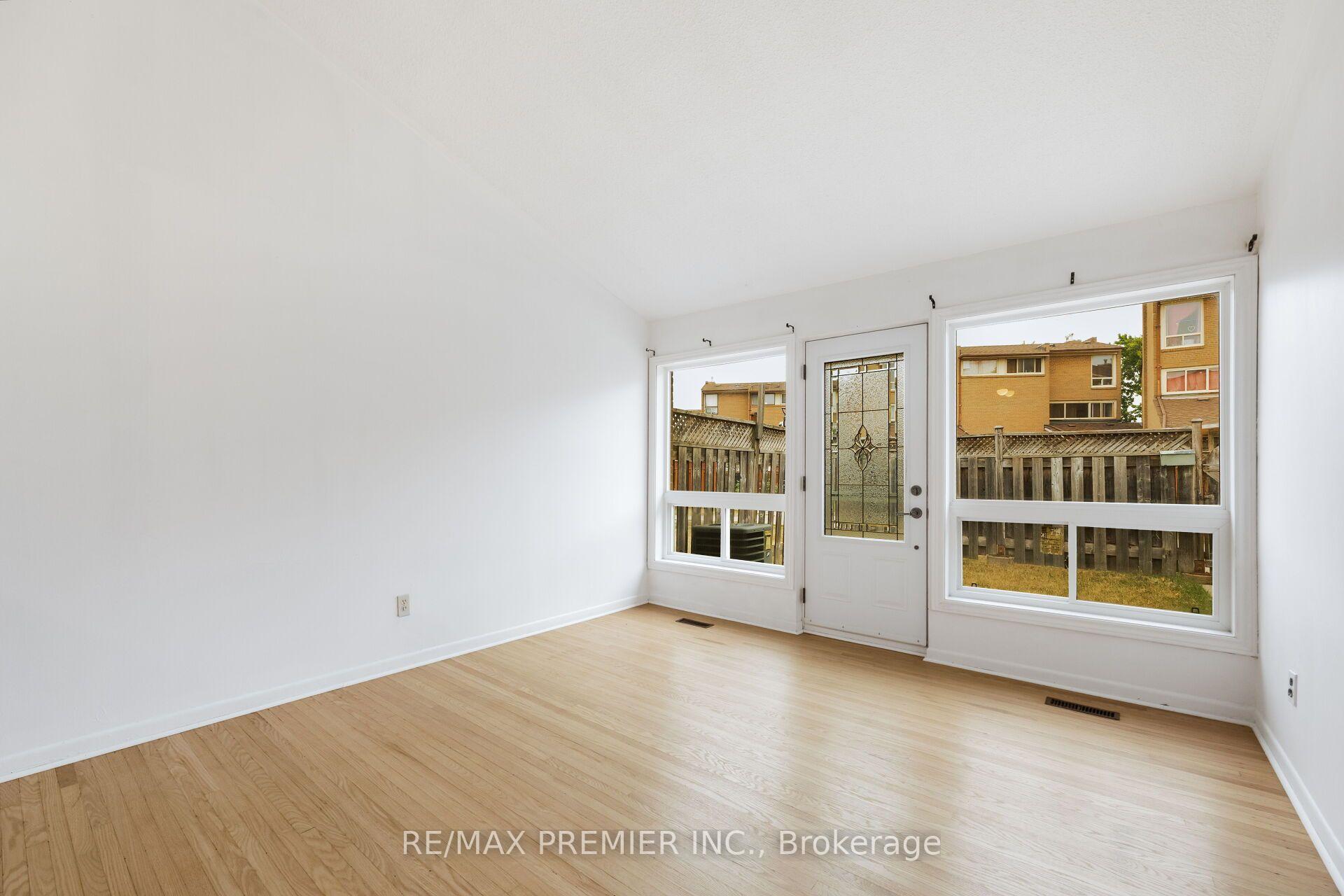 Photo 6 of Unit 82, 248 John Garland Boulevard, Etobicoke, West Humber-Clairville — HOMEH
