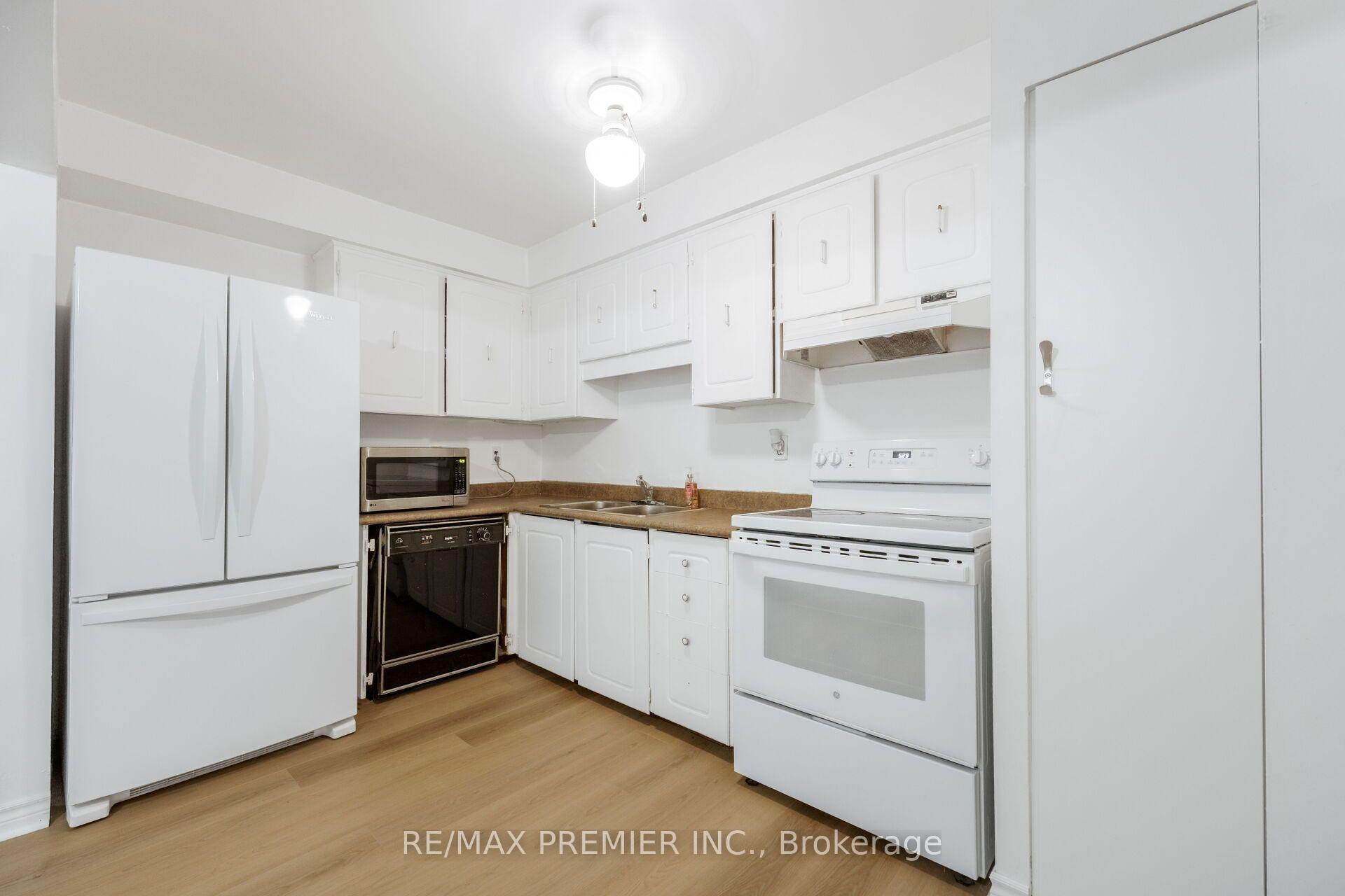 Photo 13 of Unit 82, 248 John Garland Boulevard, Etobicoke, West Humber-Clairville — HOMEH