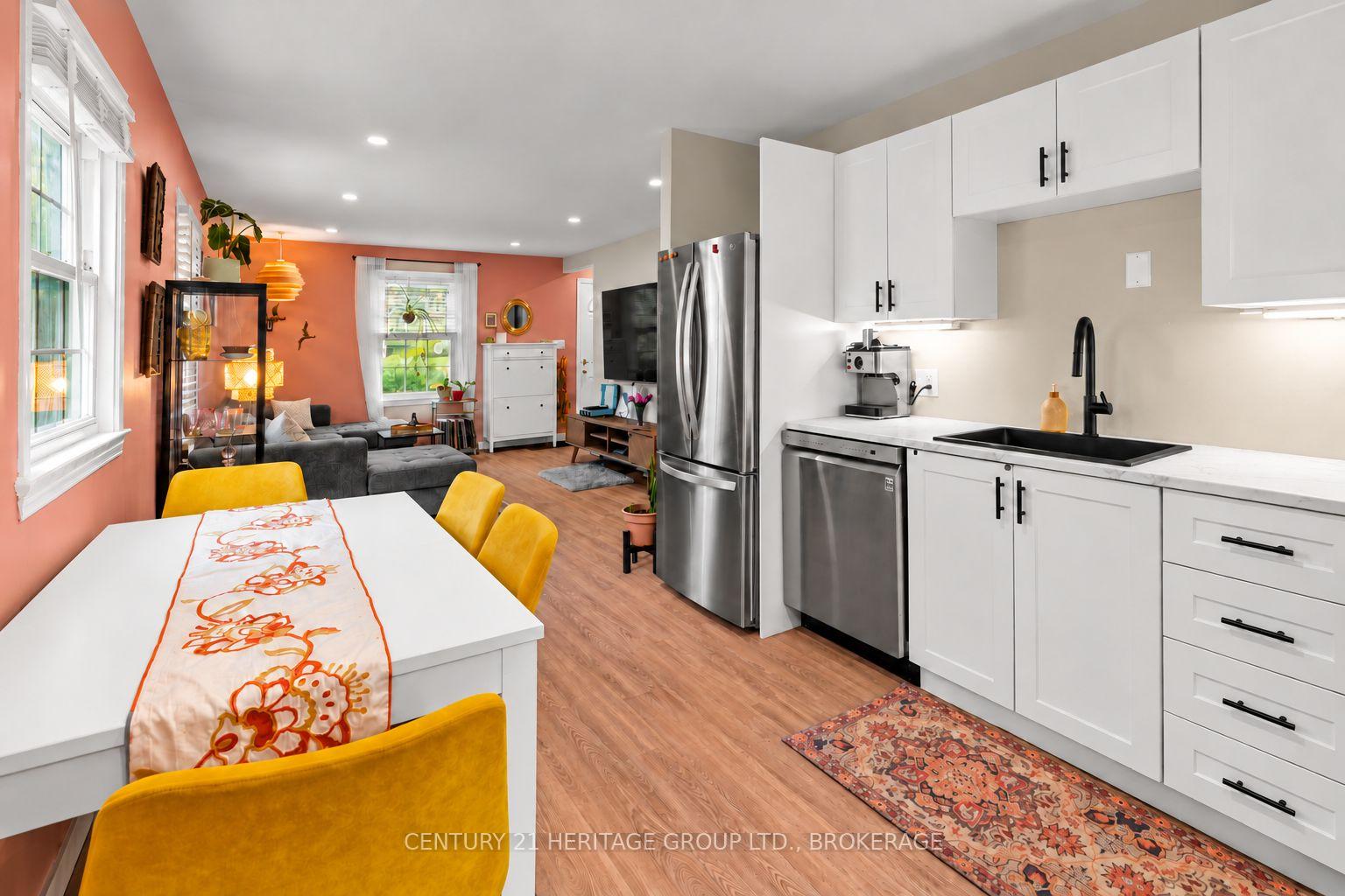 Photo 5 of 39 Lorne Street, Kingston, East of Sir John A. Blvd — HOMEH