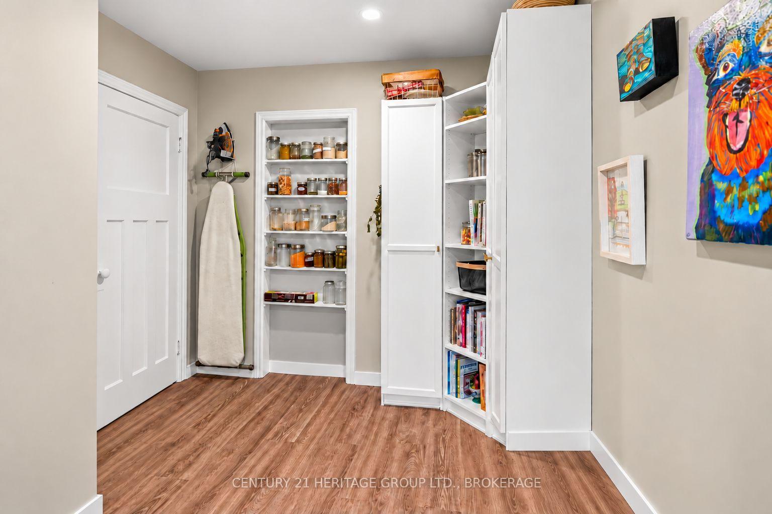 Photo 9 of 39 Lorne Street, Kingston, East of Sir John A. Blvd — HOMEH
