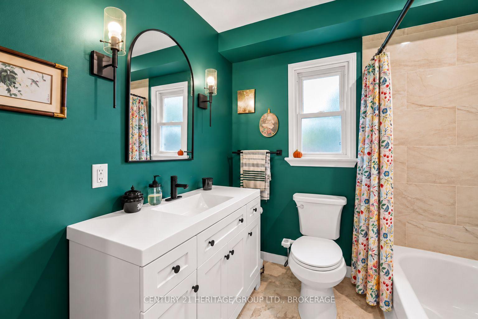 Photo 10 of 39 Lorne Street, Kingston, East of Sir John A. Blvd — HOMEH