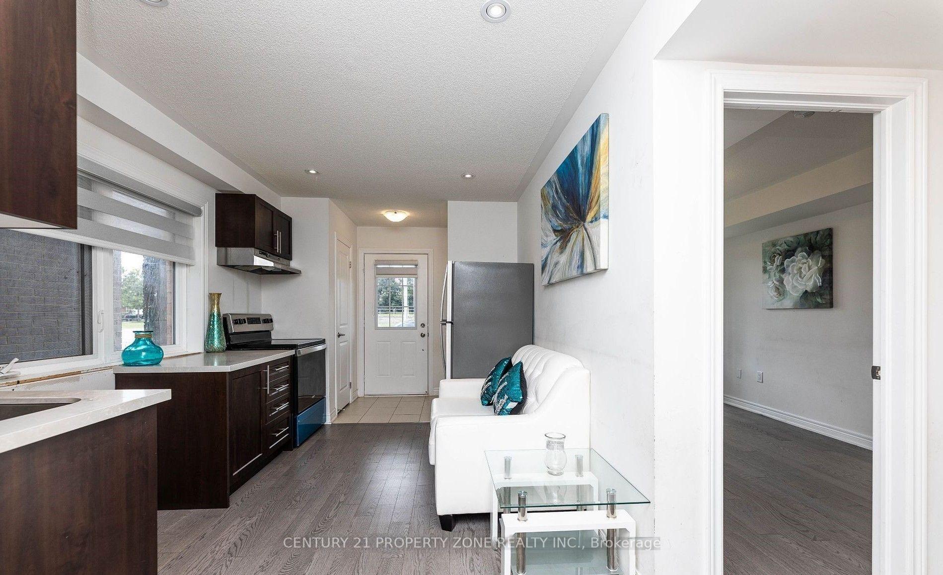 Photo 3 of Unit Ground floor, 39 Hashmi Place, Brampton, Credit Valley — HOMEH