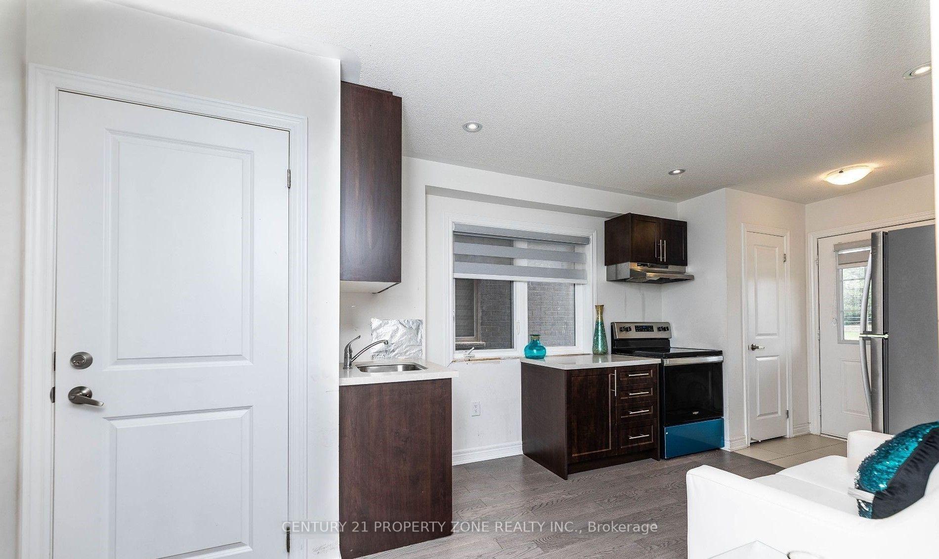Photo 5 of Unit Ground floor, 39 Hashmi Place, Brampton, Credit Valley — HOMEH