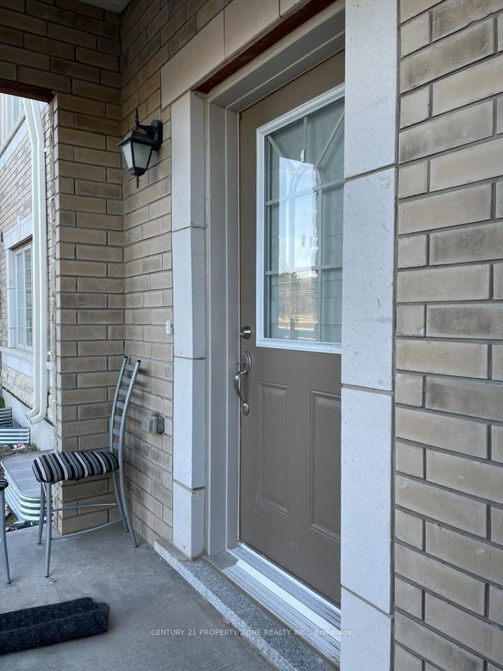 Photo 4 of Unit Ground floor, 39 Hashmi Place, Brampton, Credit Valley — HOMEH