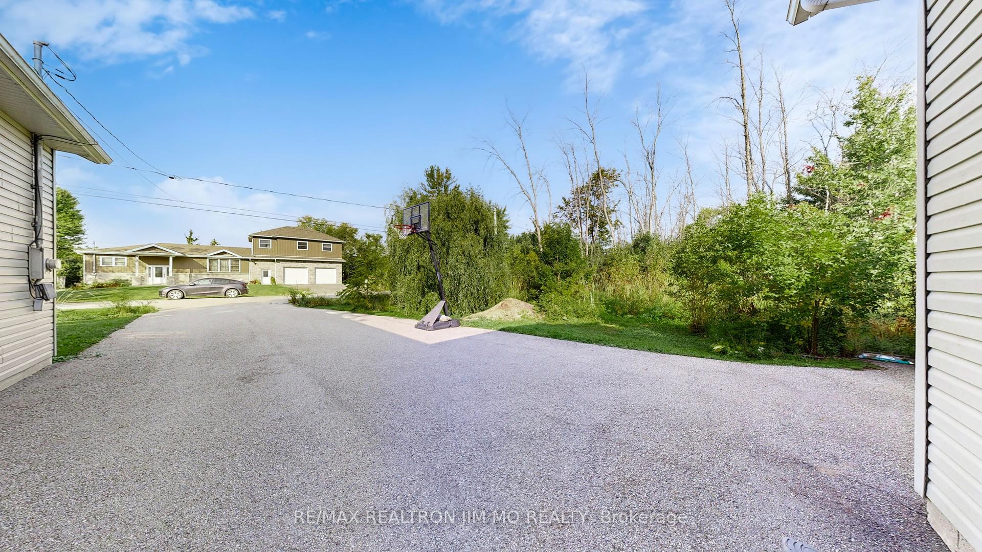 Photo 3 of 751 Sedore Avenue, Georgina, Historic Lakeshore Communities — HOMEH