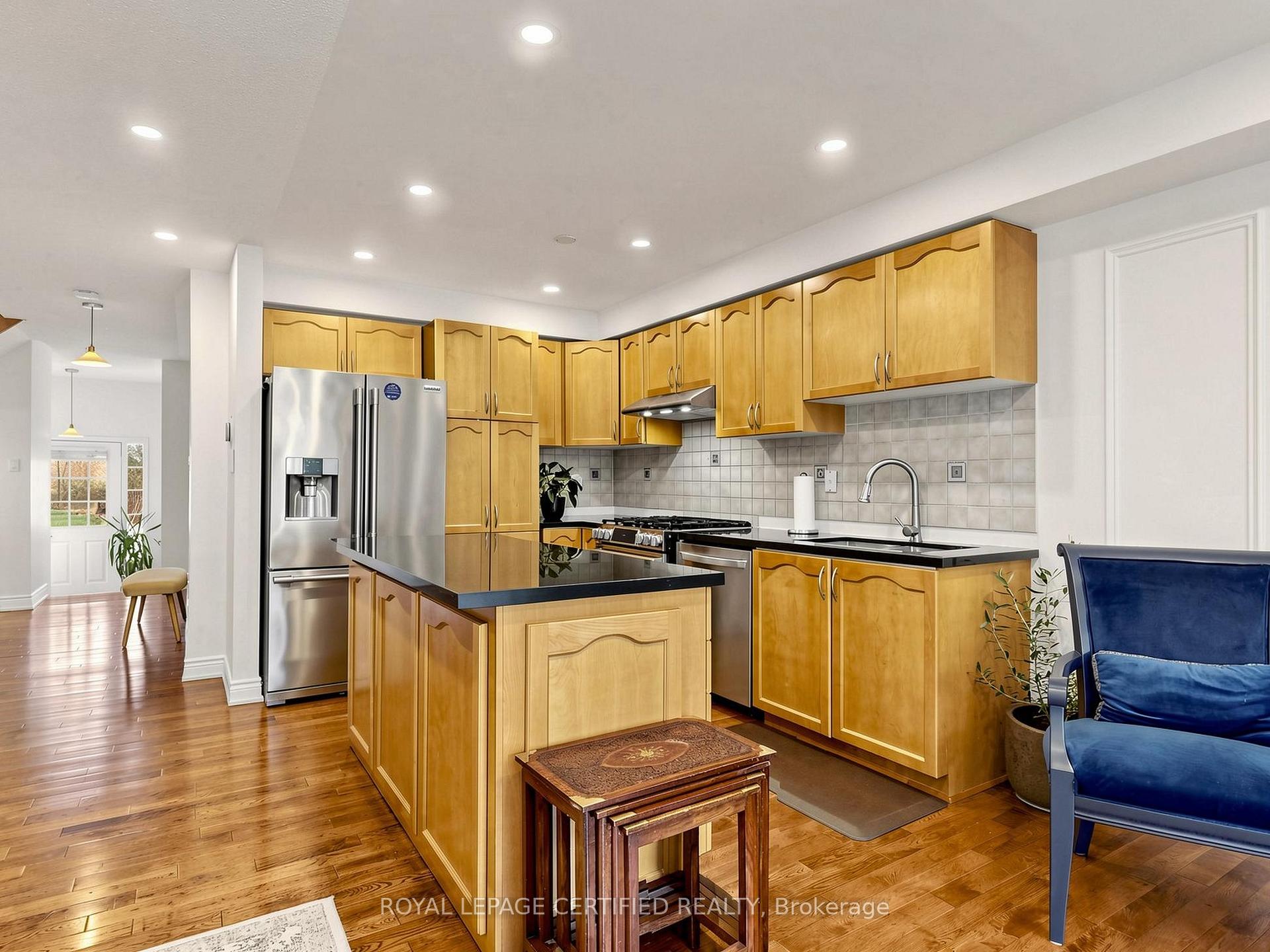 Photo 10 of 3947 Stardust Drive, Mississauga, Churchill Meadows — HOMEH