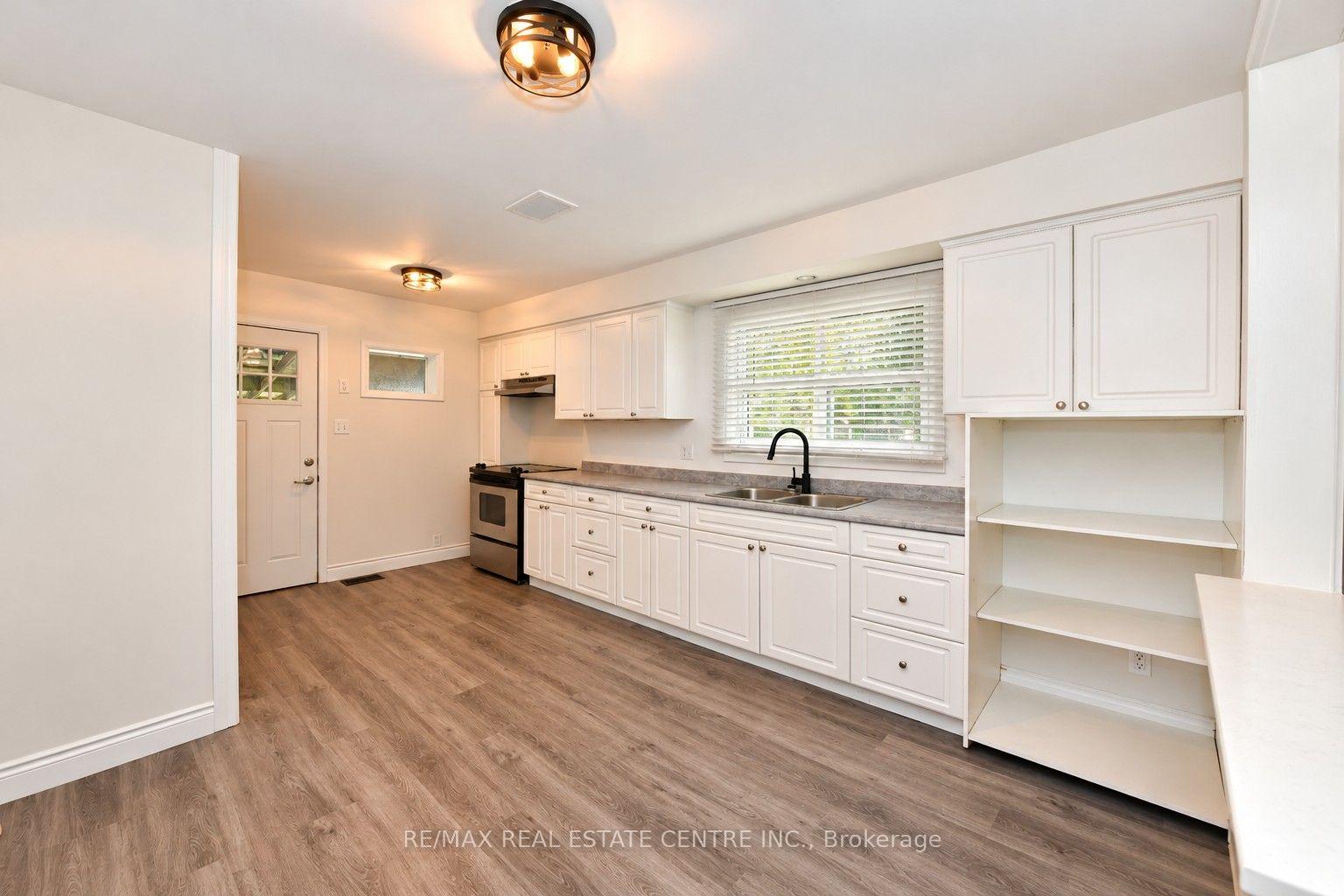 Photo 6 of 242 Chestnut Street S, Cambridge, Preston South — HOMEH