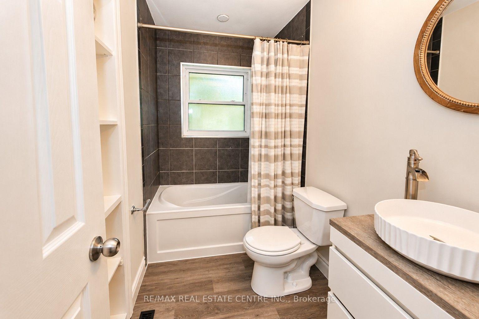 Photo 7 of 242 Chestnut Street S, Cambridge, Preston South — HOMEH