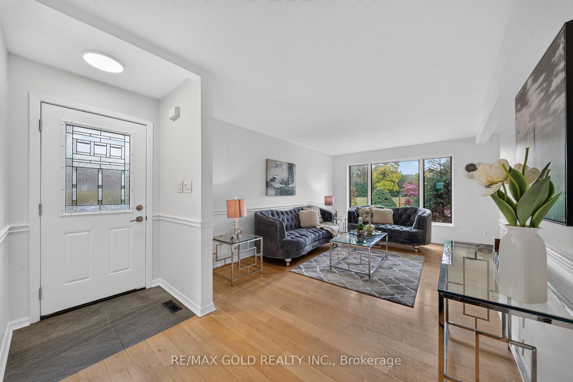 Photo 8 of 722 Balmoral Drive, Brampton, Avondale — HOMEH