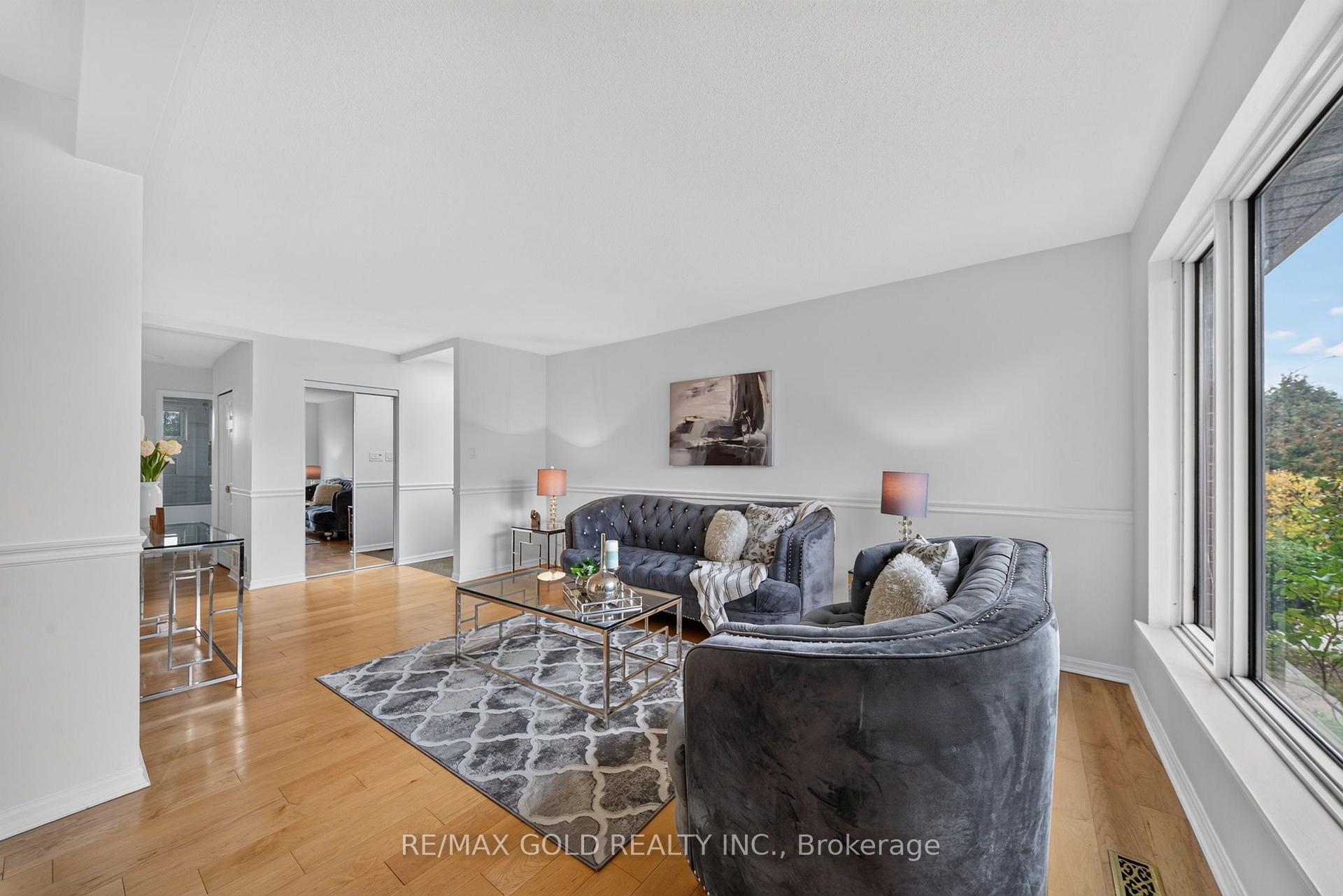 Photo 10 of 722 Balmoral Drive, Brampton, Avondale — HOMEH