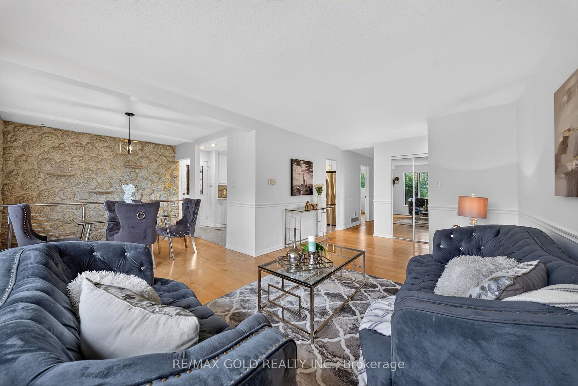 Photo 12 of 722 Balmoral Drive, Brampton, Avondale — HOMEH