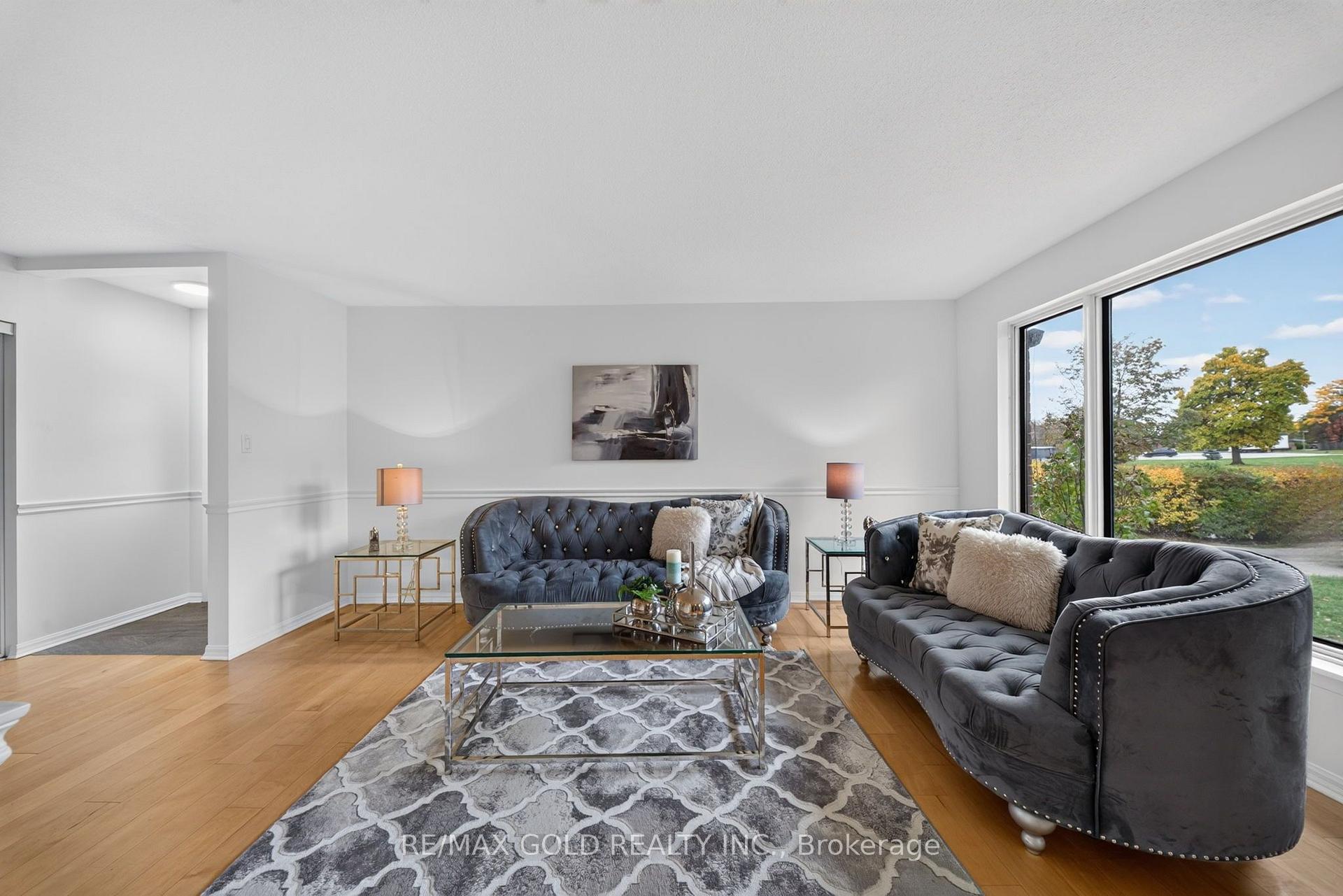 Photo 16 of 722 Balmoral Drive, Brampton, Avondale — HOMEH