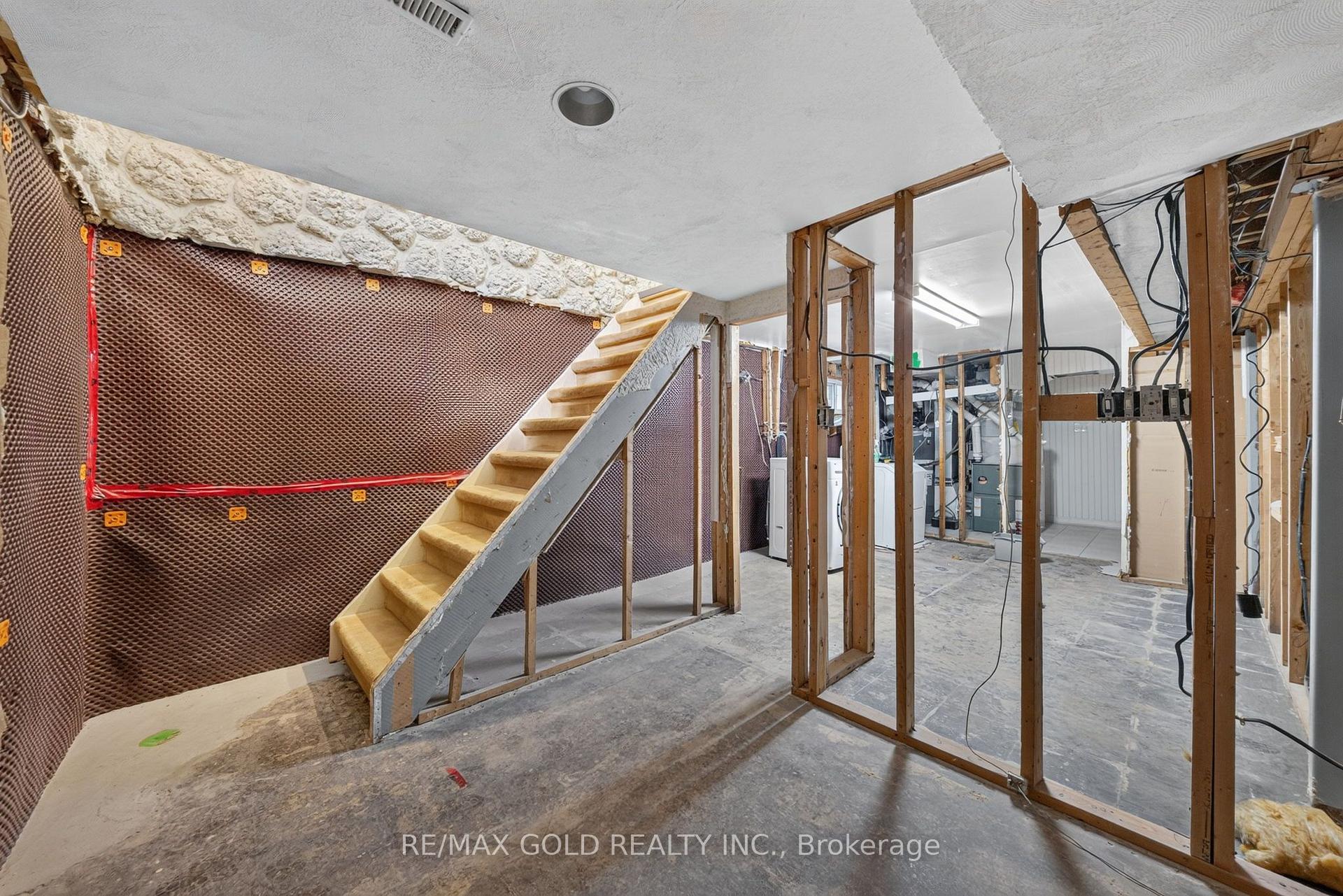 Photo 34 of 722 Balmoral Drive, Brampton, Avondale — HOMEH