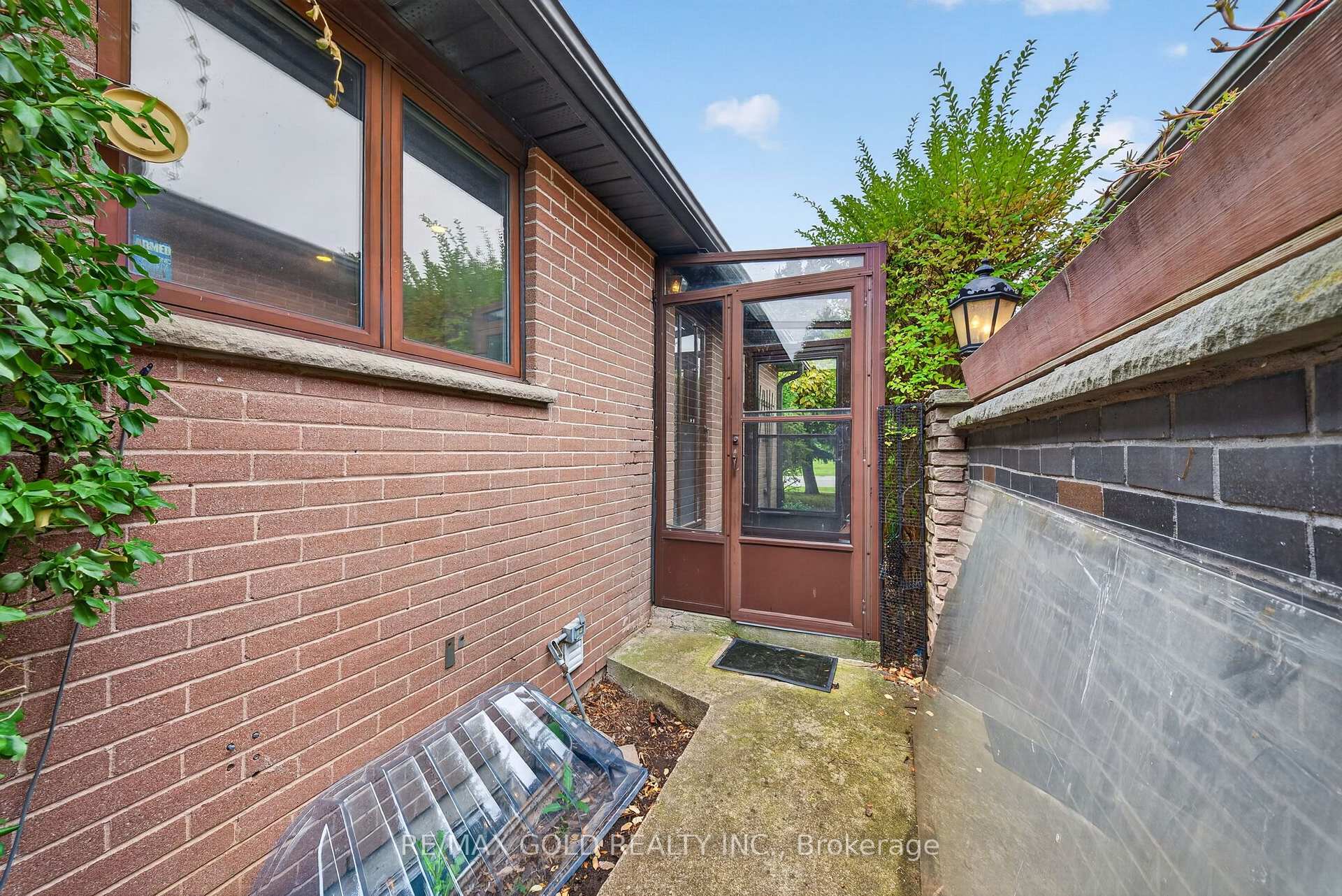 Photo 41 of 722 Balmoral Drive, Brampton, Avondale — HOMEH