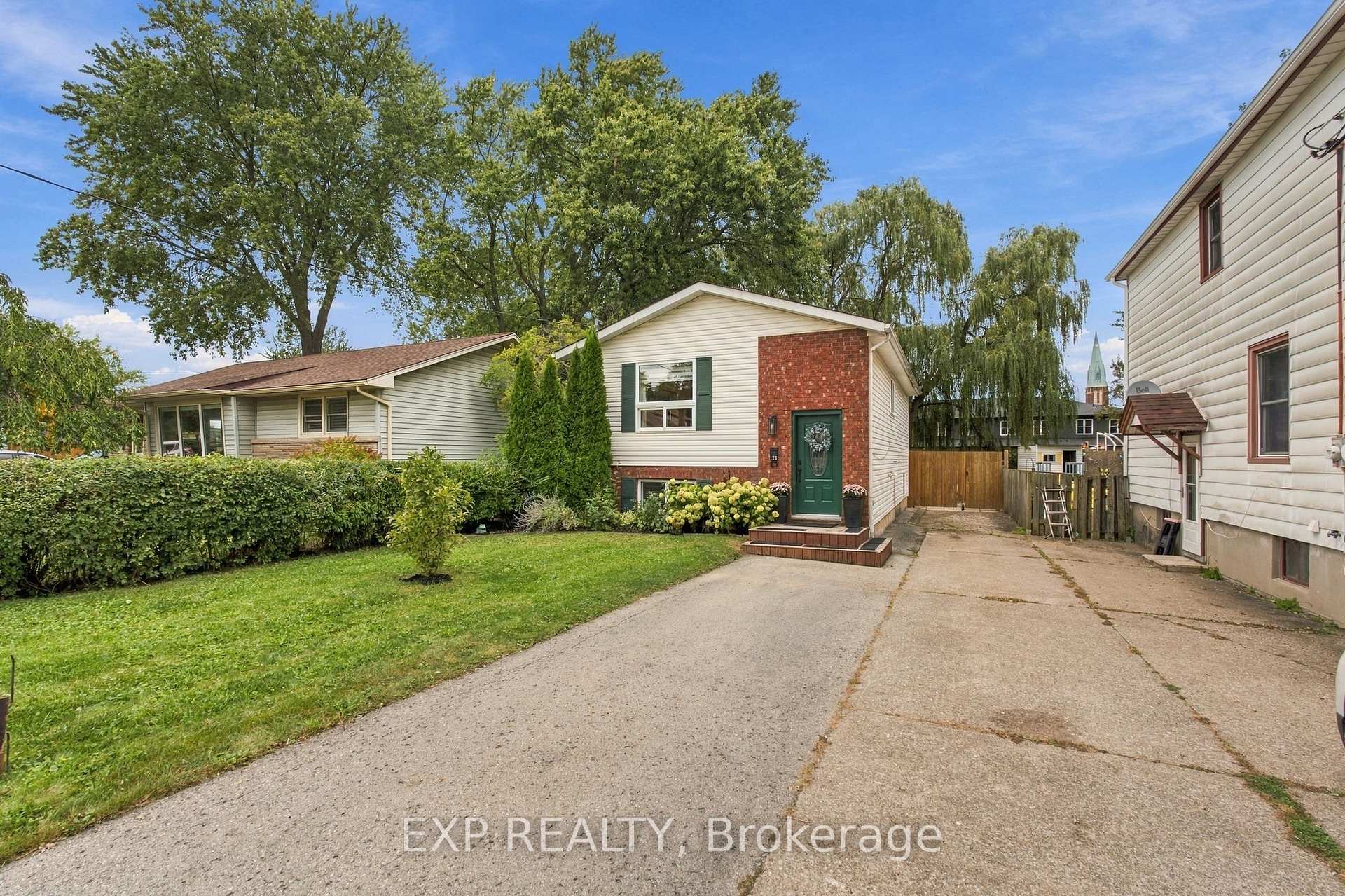 Photo 2 of 28 Maitland Street, Thorold, Thorold Downtown — HOMEH