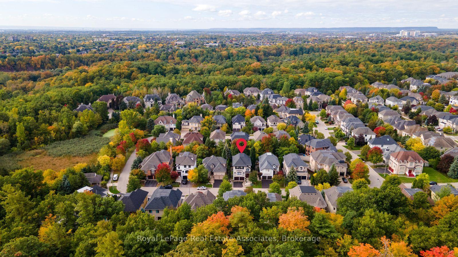 Photo 3 of 2196 Providence Road, Oakville, River Oaks — HOMEH