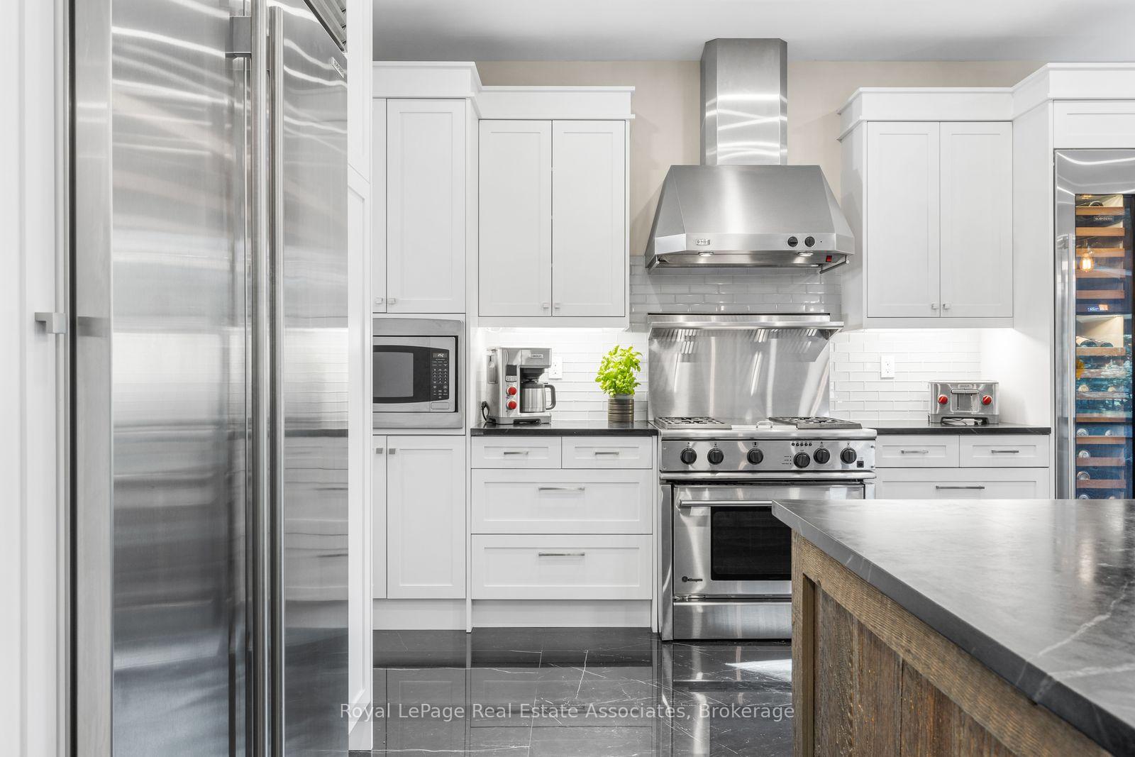 Photo 10 of 2196 Providence Road, Oakville, River Oaks — HOMEH